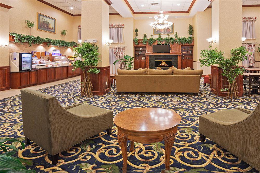 Holiday Inn Express & Suites Midwest City, An Ihg Hotel Interior foto