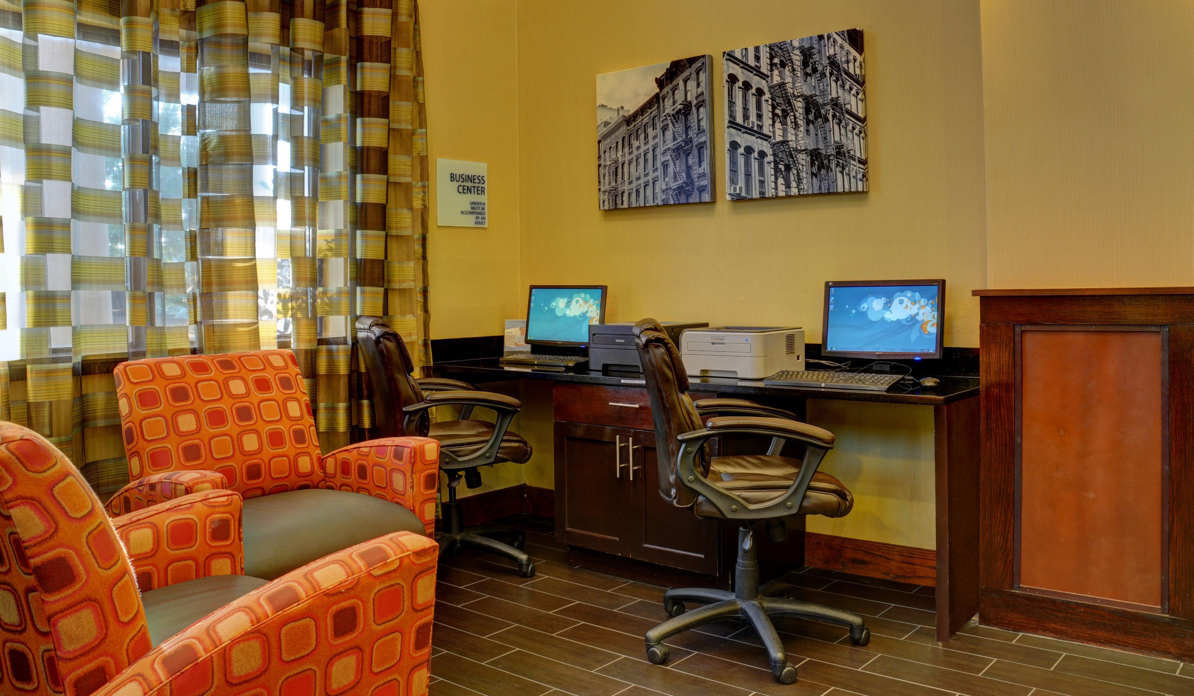 Holiday Inn Express & Suites Midwest City By Ihg Exterior foto